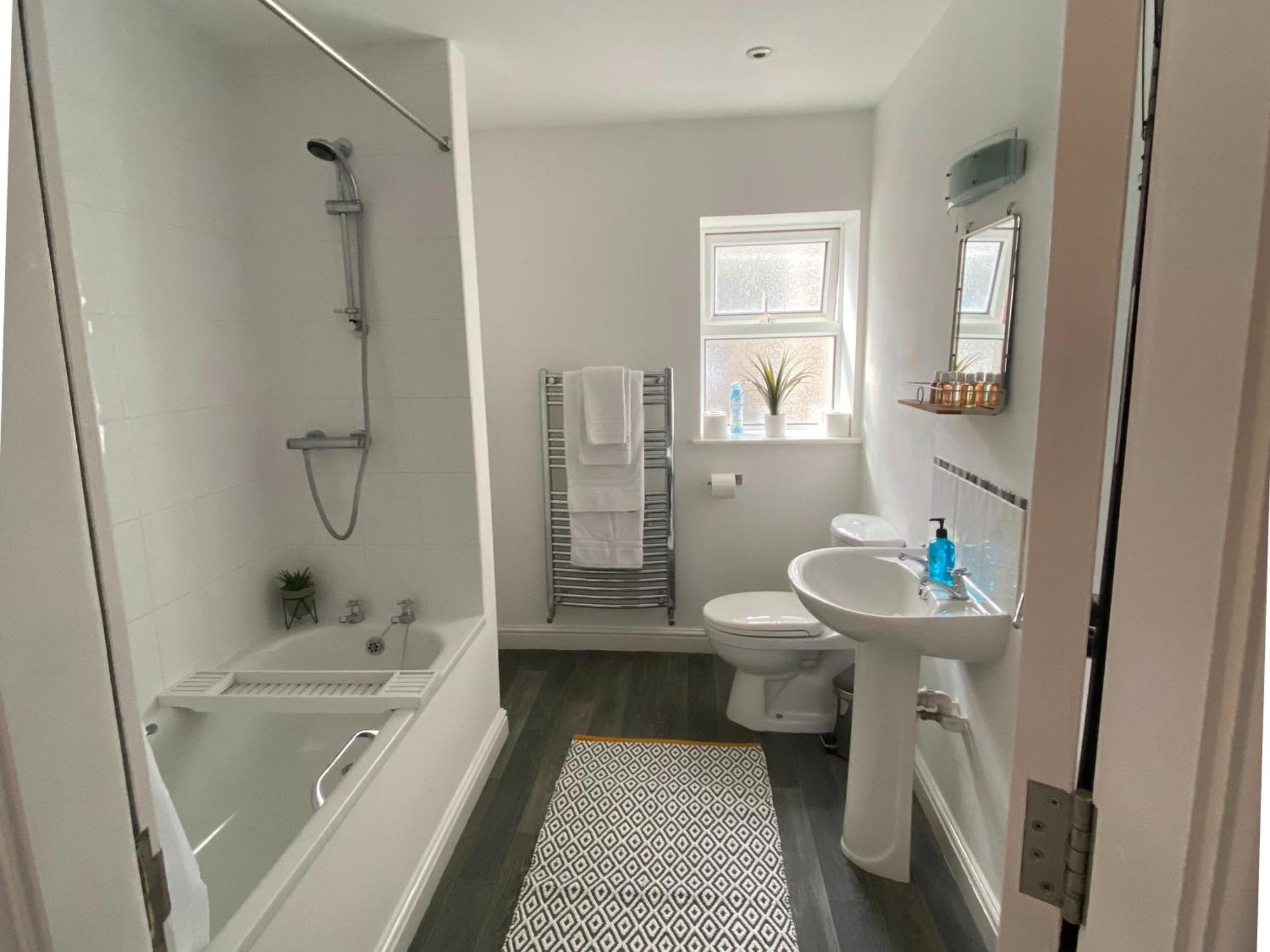Eden Escapes Serviced Apartments Morecambe Eksteriør bilde